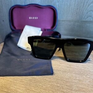 EUC Gucci Green Tortoise Sunglasses